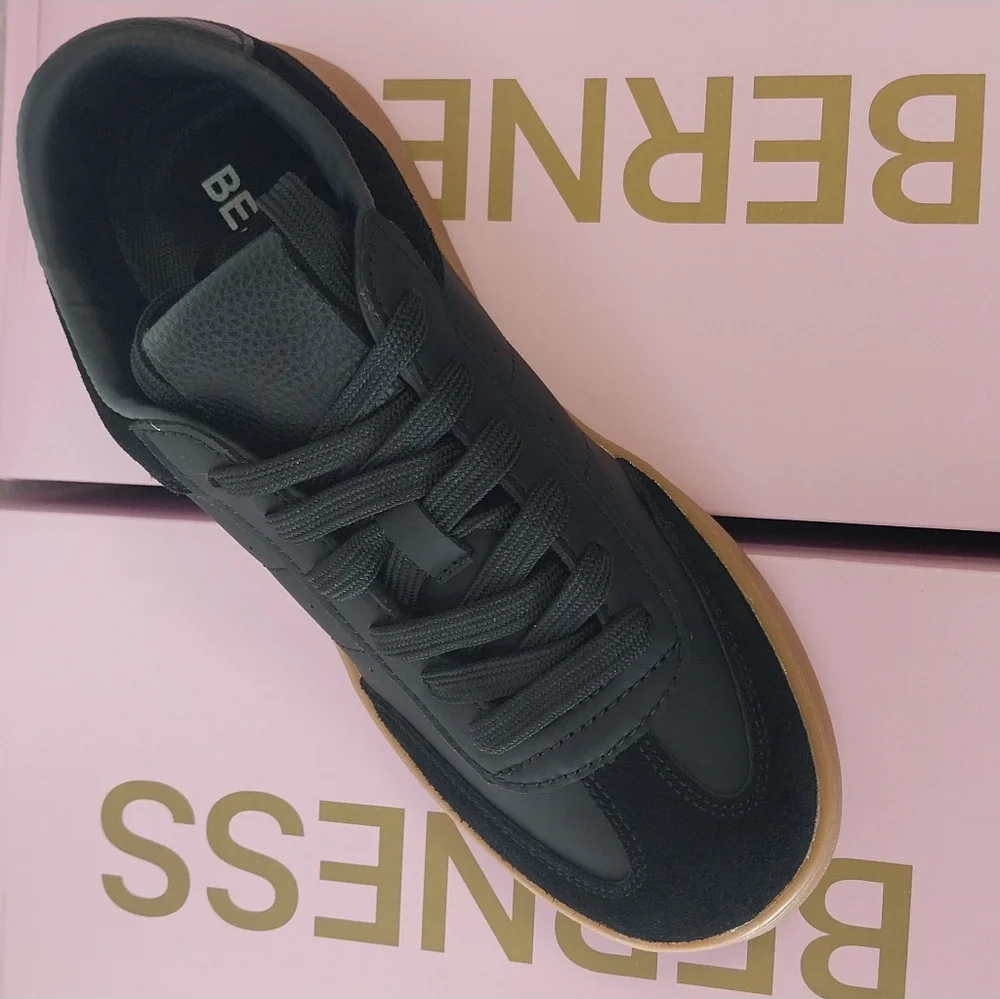 Lauren Sneakers 👟 - Picture 3 of 5